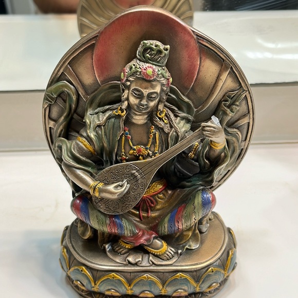 2011 Summit Hindu Goddess Statue Resin Figurine Sarawati- beautiful - Picture 1 of 10